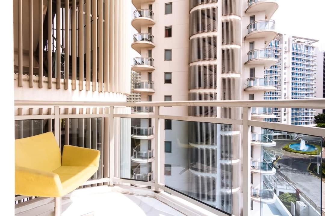 מנילה Azure Urban Resort By 4J'S מראה חיצוני תמונה
